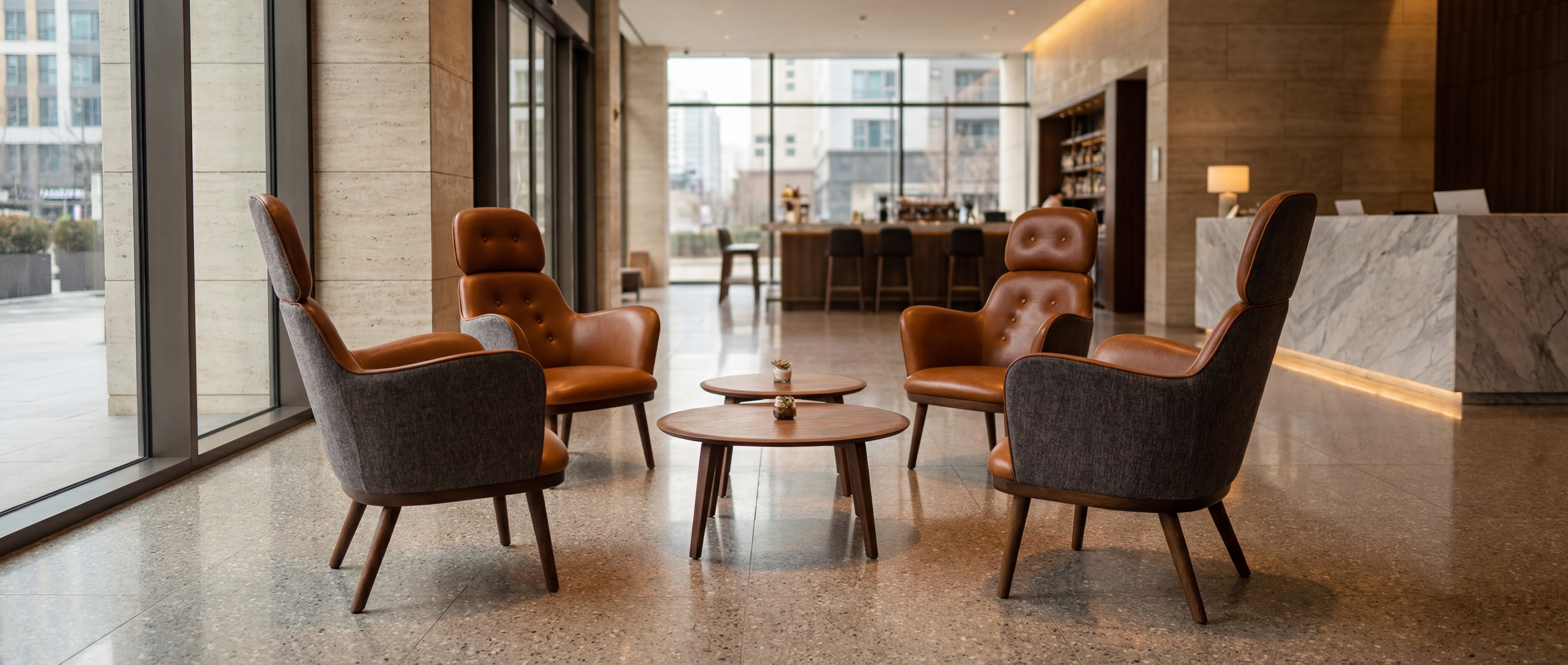 AD017_HOTEL_LOBBY